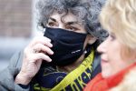Amsterdam 19 januari 2022
Cabaretiers Bert Visscher en Jochem Myer tijdens de landelijke protestactie Kapsalon Theater in de Kleine Komedie. De cultuursector komt in actie tegen de coronamaatregelen. Tientallen theaters in heel Nederland  zijn omgebouwd tot een kapsalon. Hanneke Groenteman