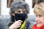 Amsterdam 19 januari 2022
Cabaretiers Bert Visscher en Jochem Myer tijdens de landelijke protestactie Kapsalon Theater in de Kleine Komedie. De cultuursector komt in actie tegen de coronamaatregelen. Tientallen theaters in heel Nederland  zijn omgebouwd tot een kapsalon. Hanneke Groenteman