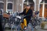 Amsterdam 12 januari 2022
Hans Dagelet op de fiets in Amsterdam zuid.