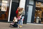 Amsterdam 28 januari 2022
Iris Zeilstra met haar moedr en dochter iop de pc hooftstraat.
