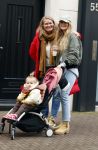 Amsterdam 28 januari 2022
Iris Zeilstra met haar moedr en dochter iop de pc hooftstraat.