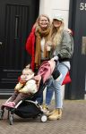 Amsterdam 28 januari 2022
Iris Zeilstra met haar moedr en dochter iop de pc hooftstraat.