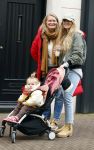 Amsterdam 28 januari 2022
Iris Zeilstra met haar moedr en dochter iop de pc hooftstraat.