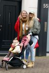Amsterdam 28 januari 2022
Iris Zeilstra met haar moedr en dochter iop de pc hooftstraat.