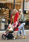 Amsterdam 28 januari 2022
Iris Zeilstra met haar moedr en dochter iop de pc hooftstraat.