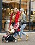 Amsterdam 28 januari 2022
Iris Zeilstra met haar moedr en dochter iop de pc hooftstraat.