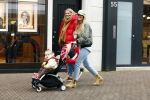 Amsterdam 28 januari 2022
Iris Zeilstra met haar moedr en dochter iop de pc hooftstraat.