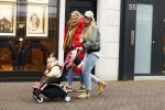 Amsterdam 28 januari 2022
Iris Zeilstra met haar moedr en dochter iop de pc hooftstraat.