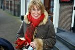 Amsterdam 19 januari 2022
Cabaretiers Bert Visscher en Jochem Myer tijdens de landelijke protestactie Kapsalon Theater in de Kleine Komedie. De cultuursector komt in actie tegen de coronamaatregelen. Tientallen theaters in heel Nederland  zijn omgebouwd tot een kapsalon. Jenny Arean
