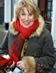 Amsterdam 19 januari 2022
Cabaretiers Bert Visscher en Jochem Myer tijdens de landelijke protestactie Kapsalon Theater in de Kleine Komedie. De cultuursector komt in actie tegen de coronamaatregelen. Tientallen theaters in heel Nederland  zijn omgebouwd tot een kapsalon. Jenny Arean