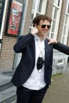 Amsterdam 19 januari 2022
Cabaretiers Bert Visscher en Jochem Myer tijdens de landelijke protestactie Kapsalon Theater in de Kleine Komedie. De cultuursector komt in actie tegen de coronamaatregelen. Tientallen theaters in heel Nederland  zijn omgebouwd tot een kapsalon.
