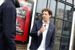 Amsterdam 19 januari 2022
Cabaretiers Bert Visscher en Jochem Myer tijdens de landelijke protestactie Kapsalon Theater in de Kleine Komedie. De cultuursector komt in actie tegen de coronamaatregelen. Tientallen theaters in heel Nederland  zijn omgebouwd tot een kapsalon.