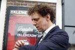 Amsterdam 19 januari 2022
Cabaretiers Bert Visscher en Jochem Myer tijdens de landelijke protestactie Kapsalon Theater in de Kleine Komedie. De cultuursector komt in actie tegen de coronamaatregelen. Tientallen theaters in heel Nederland  zijn omgebouwd tot een kapsalon.