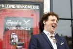 Amsterdam 19 januari 2022
Cabaretiers Bert Visscher en Jochem Myer tijdens de landelijke protestactie Kapsalon Theater in de Kleine Komedie. De cultuursector komt in actie tegen de coronamaatregelen. Tientallen theaters in heel Nederland  zijn omgebouwd tot een kapsalon.