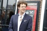 Amsterdam 19 januari 2022
Cabaretiers Bert Visscher en Jochem Myer tijdens de landelijke protestactie Kapsalon Theater in de Kleine Komedie. De cultuursector komt in actie tegen de coronamaatregelen. Tientallen theaters in heel Nederland  zijn omgebouwd tot een kapsalon.