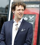 Amsterdam 19 januari 2022
Cabaretiers Bert Visscher en Jochem Myer tijdens de landelijke protestactie Kapsalon Theater in de Kleine Komedie. De cultuursector komt in actie tegen de coronamaatregelen. Tientallen theaters in heel Nederland  zijn omgebouwd tot een kapsalon.