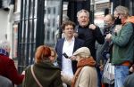 Amsterdam 19 januari 2022
Cabaretiers Bert Visscher en Jochem Myer tijdens de landelijke protestactie Kapsalon Theater in de Kleine Komedie. De cultuursector komt in actie tegen de coronamaatregelen. Tientallen theaters in heel Nederland  zijn omgebouwd tot een kapsalon.