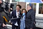 Amsterdam 19 januari 2022
Cabaretiers Bert Visscher en Jochem Myer tijdens de landelijke protestactie Kapsalon Theater in de Kleine Komedie. De cultuursector komt in actie tegen de coronamaatregelen. Tientallen theaters in heel Nederland  zijn omgebouwd tot een kapsalon.