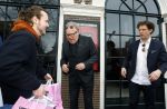 Amsterdam 19 januari 2022
Cabaretiers Bert Visscher en Jochem Myer tijdens de landelijke protestactie Kapsalon Theater in de Kleine Komedie. De cultuursector komt in actie tegen de coronamaatregelen. Tientallen theaters in heel Nederland  zijn omgebouwd tot een kapsalon.