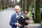 Lage Vuursche 31 januari 2022
Johan Vlemmix (Bloemen ) en Salar Azimi ( Kaviaar ter waarde van 100.000euro) brengen kado naar prinses Beatrix op kasteel Drackensteyn vanwege haar 84e verjaardag