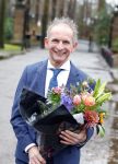 Lage Vuursche 31 januari 2022
Johan Vlemmix (Bloemen ) en Salar Azimi ( Kaviaar ter waarde van 100.000euro) brengen kado naar prinses Beatrix op kasteel Drackensteyn vanwege haar 84e verjaardag