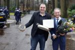 Lage Vuursche 31 januari 2022
Johan Vlemmix (Bloemen ) en Salar Azimi ( Kaviaar ter waarde van 100.000euro) brengen kado naar prinses Beatrix op kasteel Drackensteyn vanwege haar 84e verjaardag