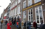Amsterdam 19 januari 2022
Cabaretiers Bert Visscher en Jochem Myer tijdens de landelijke protestactie Kapsalon Theater in de Kleine Komedie. De cultuursector komt in actie tegen de coronamaatregelen. Tientallen theaters in heel Nederland  zijn omgebouwd tot een kapsalon.