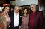 Laren 7 februari 2022
Boekpresentatie van Willibrord Frequin in het bonte paard. Rene v d Gijp reikte het eerste exemplaar uit . Fons de Poel is de schrijver. Katja Schuurman