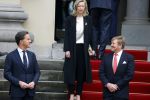 Den haag 10 januari 2022
Balkonscene nieuwe kabinet op paleis Noordeinde.
Koning Willem Alexander Mark Rutte Wopke Hoekstra Hugo de Jonge Kasja ollongren Liesje Schreinemacher Franc Weerwind Dilan Yesilgoz Hanke Bruins Robbert Dijkgraaf Dennis Wiersma Mark Harbers Micky Adriaansens Rob Jetten Henk Staghouwer Christianne v d Wal Karien v Gennip Carola Schouten Ernst Kuipers en Conny Helder .