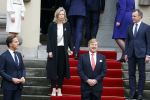 Den haag 10 januari 2022
Balkonscene nieuwe kabinet op paleis Noordeinde.
Koning Willem Alexander Mark Rutte Wopke Hoekstra Hugo de Jonge Kasja ollongren Liesje Schreinemacher Franc Weerwind Dilan Yesilgoz Hanke Bruins Robbert Dijkgraaf Dennis Wiersma Mark Harbers Micky Adriaansens Rob Jetten Henk Staghouwer Christianne v d Wal Karien v Gennip Carola Schouten Ernst Kuipers en Conny Helder .