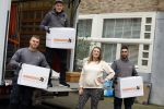 Amsterdam 18 januari 2022
Laurien Verstraten aan het verhuizen naar haar nieuwe huis . Ze heeft net vorige week een baby gekregen.