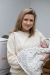 Amsterdam 18 januari 2022
Laurien Verstraten aan het verhuizen naar haar nieuwe huis . Ze heeft net vorige week een baby gekregen.