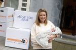 Amsterdam 18 januari 2022
Laurien Verstraten aan het verhuizen naar haar nieuwe huis . Ze heeft net vorige week een baby gekregen.
