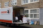 Amsterdam 18 januari 2022
Laurien Verstraten aan het verhuizen naar haar nieuwe huis . Ze heeft net vorige week een baby gekregen.