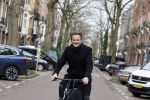Amsterdam 8 februari 2022
Leco v Zadelhoff op zijn electrische v Moof fiets in amsterdam zuid