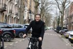 Amsterdam 8 februari 2022
Leco v Zadelhoff op zijn electrische v Moof fiets in amsterdam zuid