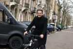 Amsterdam 8 februari 2022
Leco v Zadelhoff op zijn electrische v Moof fiets in amsterdam zuid
