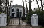Huizen 13 februari 2022
Linda de Mol kreeg bezoek aan huis