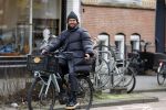 Amsterdam 8 februari 2022
Mari v d Ven op de fiets in amsterdam zuid