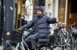 Amsterdam 8 februari 2022
Mari v d Ven op de fiets in amsterdam zuid