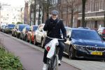 Amsterdam 20 januari 2022
Mart Visser op de fiets in Amsterdam zuid.