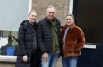 Uithoorn 10 februari 2022
Martien Meiland Erica en Maxime nemen nieuw programma oip voor sbs6 . Ze wonen in rijtjes huis en moeten van de bijstand leven.