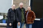 Uithoorn 10 februari 2022
Martien Meiland Erica en Maxime nemen nieuw programma oip voor sbs6 . Ze wonen in rijtjes huis en moeten van de bijstand leven.