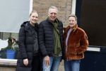 Uithoorn 10 februari 2022
Martien Meiland Erica en Maxime nemen nieuw programma oip voor sbs6 . Ze wonen in rijtjes huis en moeten van de bijstand leven.