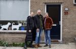 Uithoorn 10 februari 2022
Martien Meiland Erica en Maxime nemen nieuw programma oip voor sbs6 . Ze wonen in rijtjes huis en moeten van de bijstand leven.