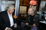 Laren 7 februari 2022
Boekpresentatie van Willibrord Frequin in het bonte paard. Rene v d Gijp reikte het eerste exemplaar uit . Fons de Poel is de schrijver. Maxim Hartman