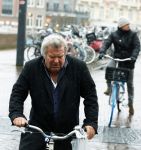 Amsterdam 19 januari 2022
Michiel Romeijn op de fiets in het centrum van Amsterdam.
