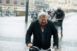 Amsterdam 19 januari 2022
Michiel Romeijn op de fiets in het centrum van Amsterdam.
