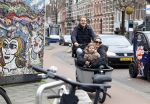Amsterdam 4 en 5 februari 2022
Monica Geuze met dochtertje  haar vriend Robbert Kroese in bakfiets  in Amsterdam zuid.