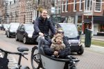 Amsterdam 4 en 5 februari 2022
Monica Geuze met dochtertje  haar vriend Robbert Kroese in bakfiets  in Amsterdam zuid.